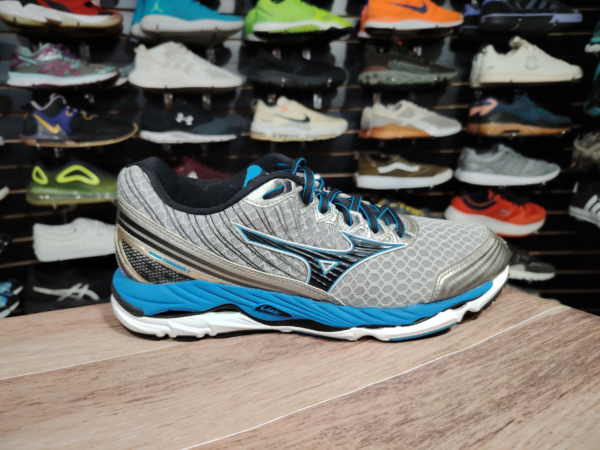 Mizuno Wave paradox Running. Talla 10.5