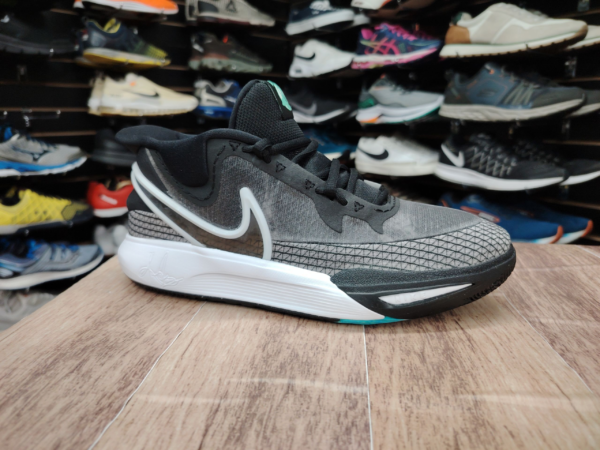 NIke Kirie GA