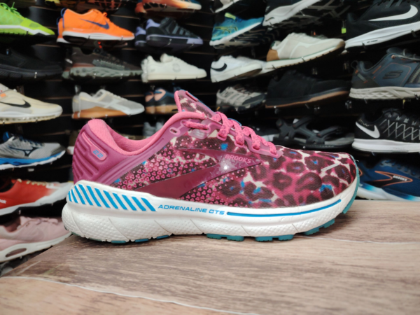Brooks talla 8