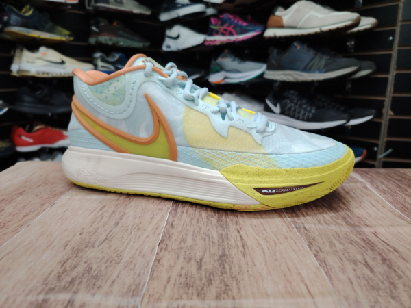 NIke Kirie CV