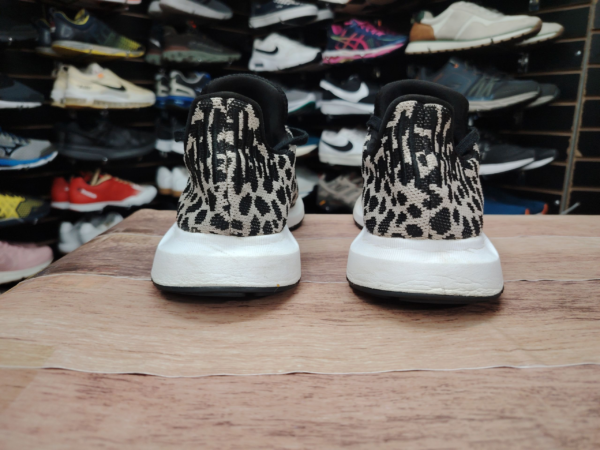 Adidas Animals Prints  Talla 9 - Imagen 3