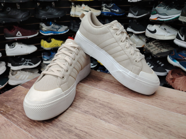 Adidas Bravada. Talla 10