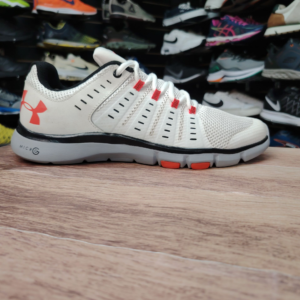 Under Armour micro limitless tr 2. Talla 9