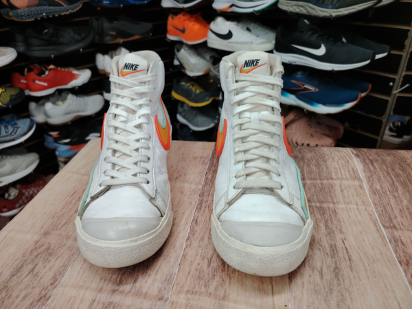 Nike Blazer mid Talla 8.5 - Imagen 2
