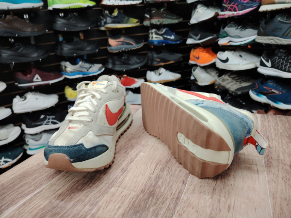 Nike Air Max Dawn Talla 8.5 - Imagen 3