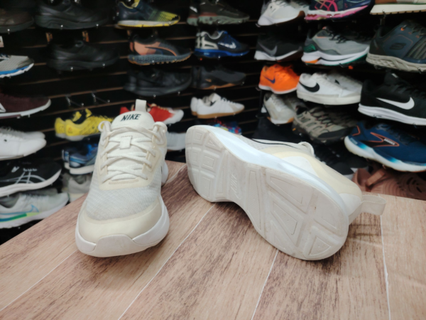Nike. Talla 8.5
