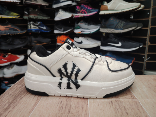 MLB New York . Talla 8