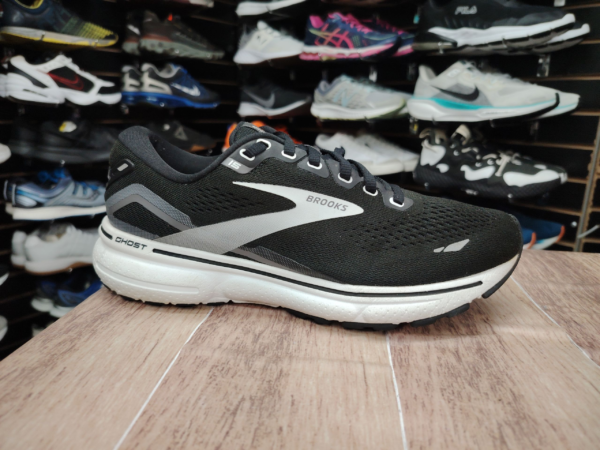 Brooks. Talla 8.5