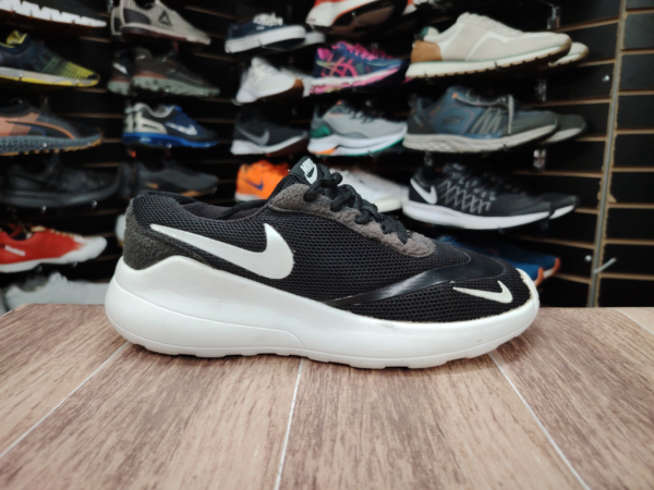 Nike. Talla 6.5