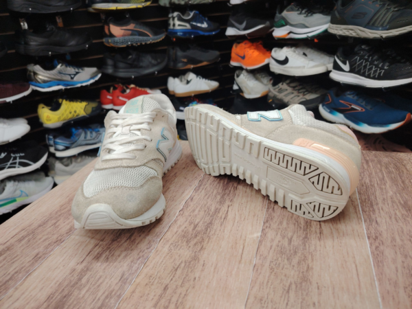 New Balance WL373. Talla 6.5