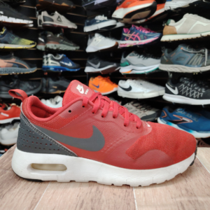 Nike Air Max Tavas. Talla 5