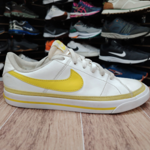 Nike Court Legacy. Talla 5.5