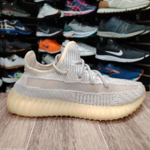 Adidas Yeesy 350. Talla 5