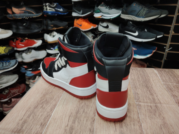 Air Jordan 1 Talla 5.5 - Imagen 2