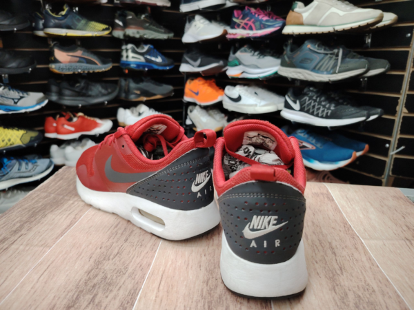 Nike Air Max Tavas. Talla 5Nike Air Max Tavas. Talla 5