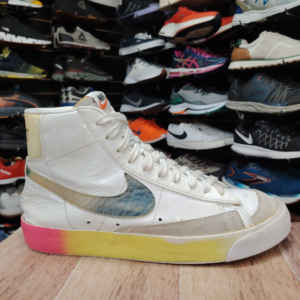 NIke Blazer Mid 77. Talla 9