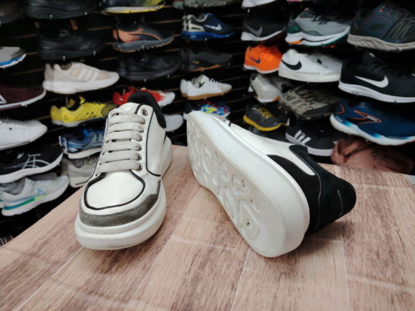Alexander MCQueen Talla 8.5 - Imagen 4