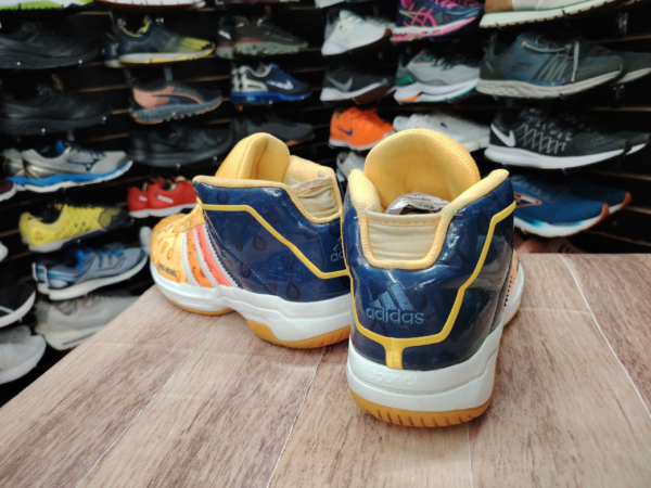 Adidas pro model Basketball Talla  8.5 - Imagen 2