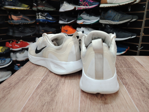 Nike. Talla 8.5