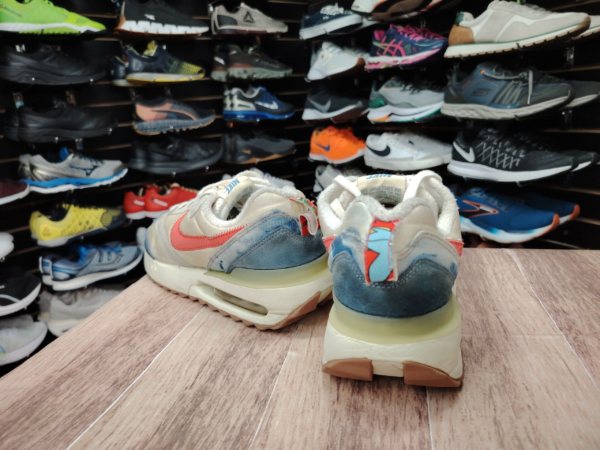 Nike Air Max Dawn Talla 8.5 - Imagen 2
