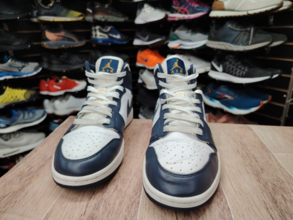 Nike Air Jordan 1 High. Talla 9.5