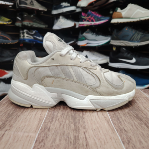 Adidas Yunk. Talla 4