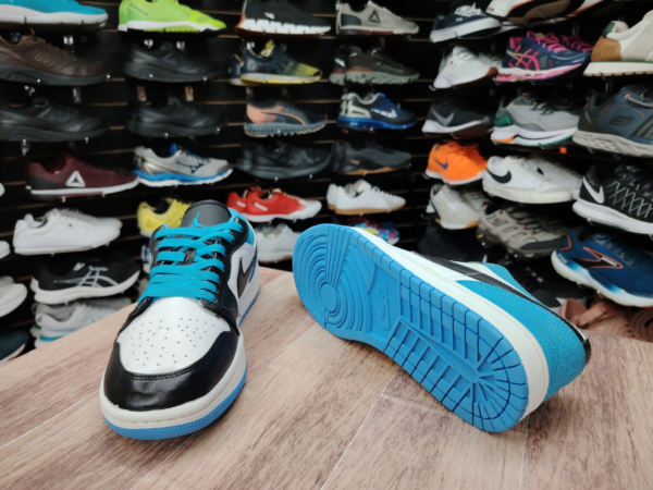 Air Jordan1 Talla 8.5 - Imagen 3