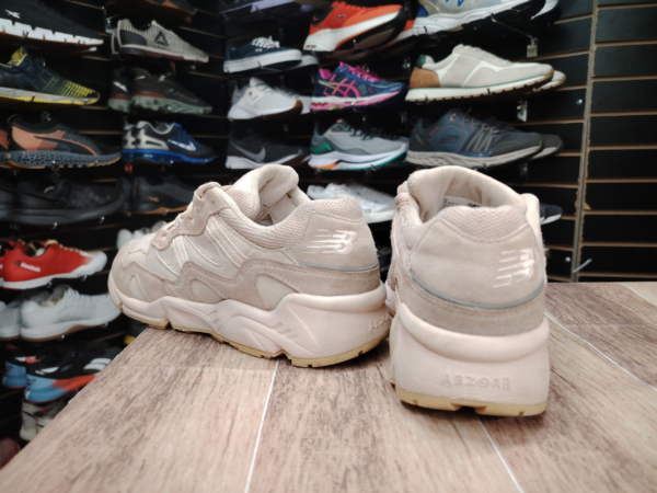 New Balance 850. Talla 5.5