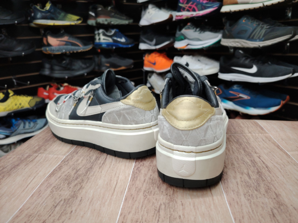 Nike Air Jordan 1 Low. Talla