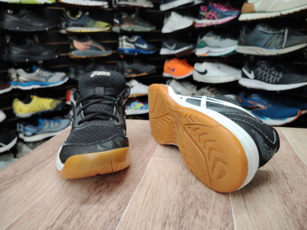 Asics. Talla 5.5