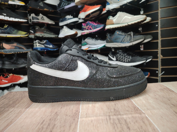 Nike AF1. Talla 8.5 26