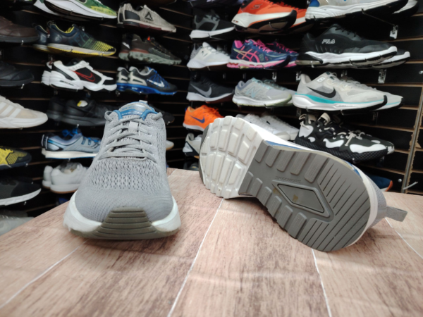 Skechers. Talla 8