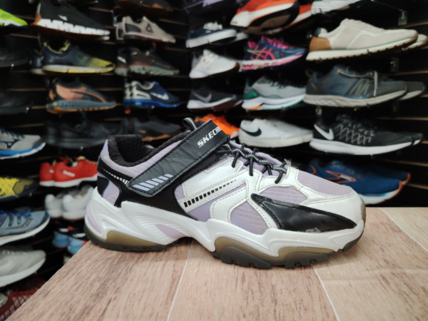 Skechers. Talla 5