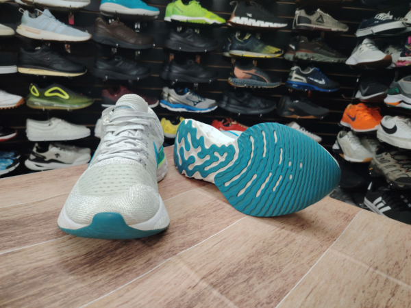 Nike React Infinity. Talla 10.5