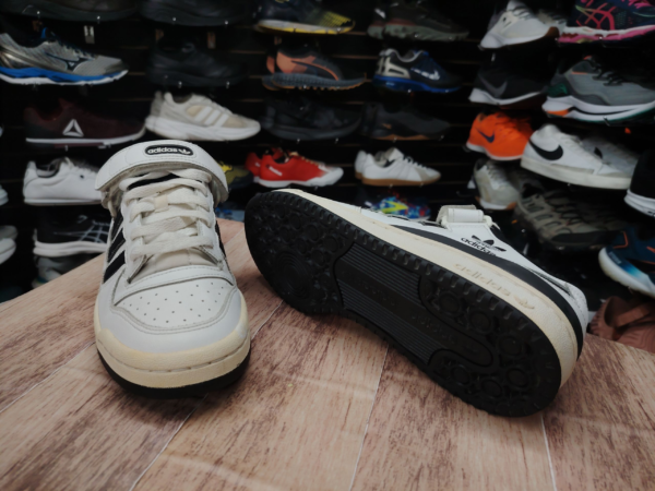 Adidas forum Low Talla 7.5 - Imagen 3