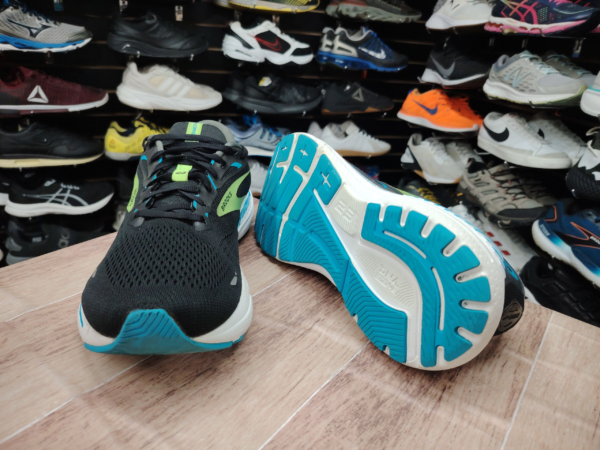 Brooks. Talla 10.5``