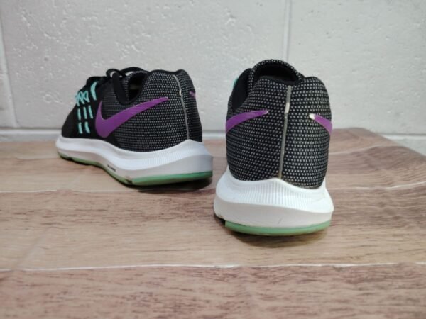 Nike. Talla 8