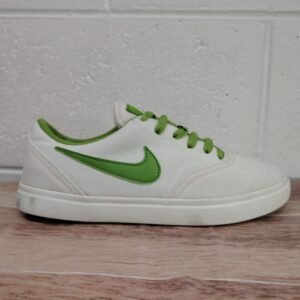 Nike. Talla 8