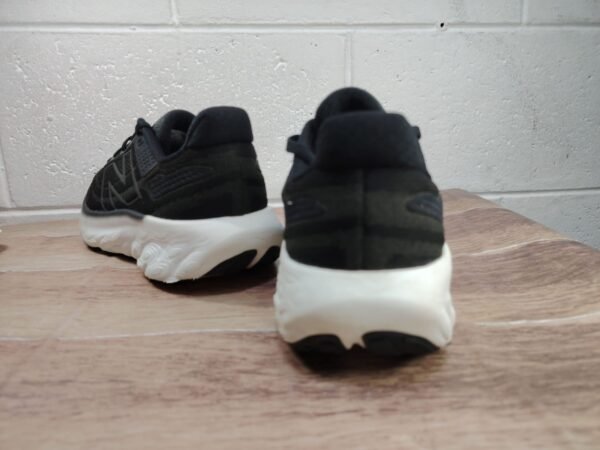 New Balance. talla 8