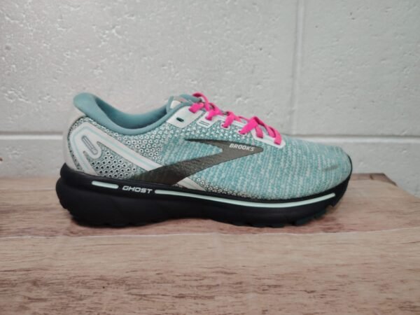 Brooks. Talla 8 25cm