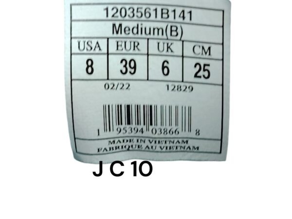 Brooks. Talla 8 25cm