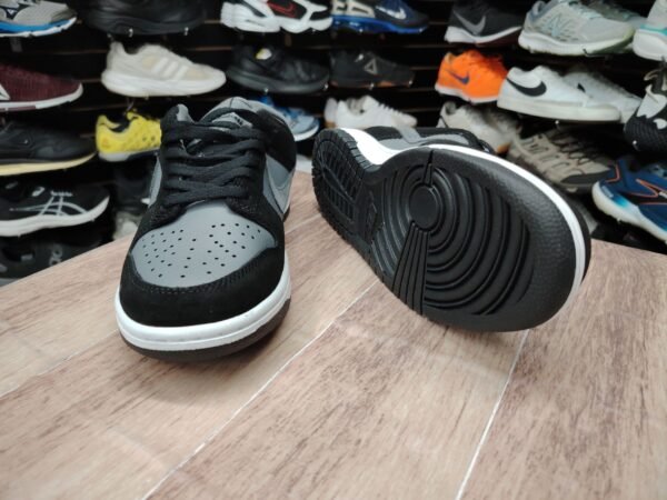 Nike Dunk Low. Talla 10