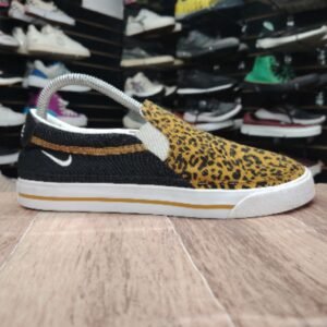 Nike Para mujer Court Legacy. Talla 8.5, 25.5cm
