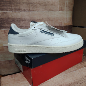 Reebok Casual. Talla 9.5 27.5cm