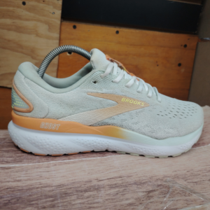 Brooks Women's Ghost 16 neutral. Talla 10