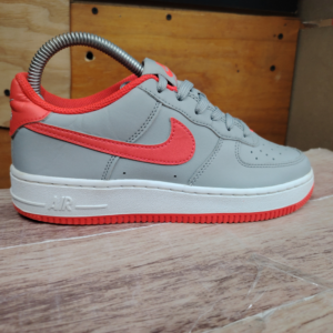 Nike Air Force Talla 4.5 23.5cm