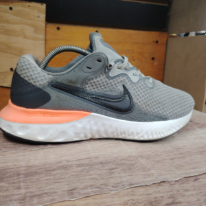 Nike Renew Run2. Talla 10