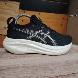 Asics Gel-Nimbus 27. Talla 8.5, 25.5cm
