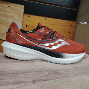Saucony Triumph20 running. Talla 13