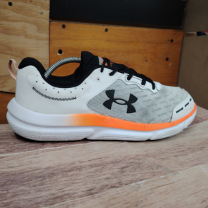 Under Armour Men's. Talla 12